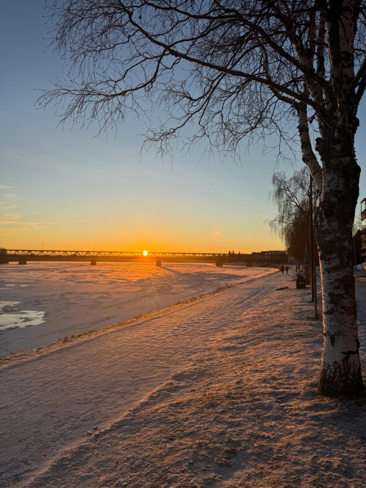 ロヴァニエミNorthern Lights Riverアパートメント エクステリア 写真